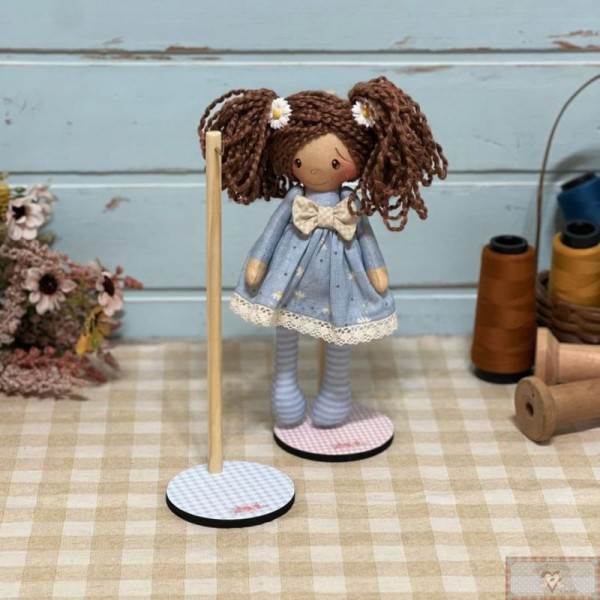 P - Suporte para Boneca Comigo - Xadrez AMARELO (1UN) P - Suporte para Boneca Comigo - Xadrez AMARELO (1UN)